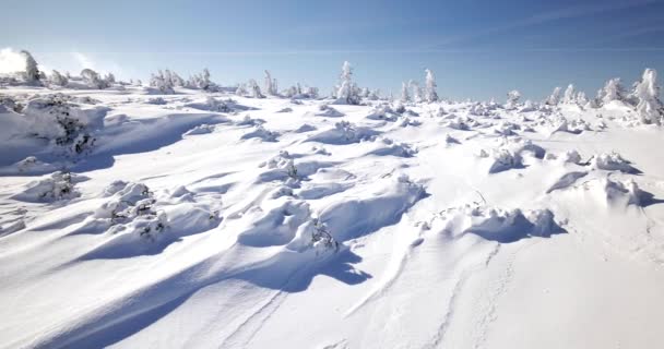 Szklarska Poreba 03222018 积雪覆盖的丘陵 寒冷的天在 Sudety — 图库视频影像