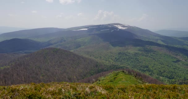 ウクライナ ビェシチャディ山脈 04302018 緑の丘の Uhd 春の光の美しい山々 — ストック動画
