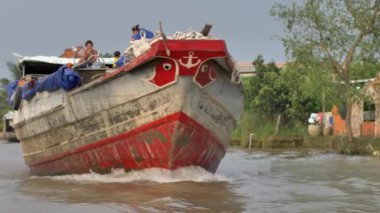 Vietnam 'daki Mekong Deltası. Tekneden görünüm.