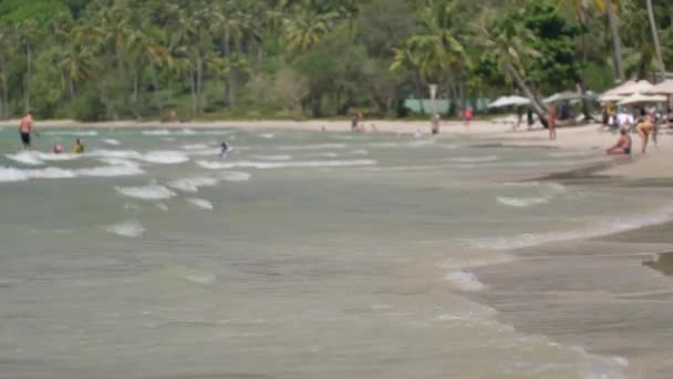 Pessoas Relaxando Sao Beach Praia Mais Bonita Phu Quoc Island — Vídeo de Stock