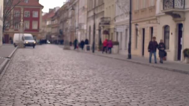 Unerkennbare Menschen Der Europäischen Stadt — Stockvideo