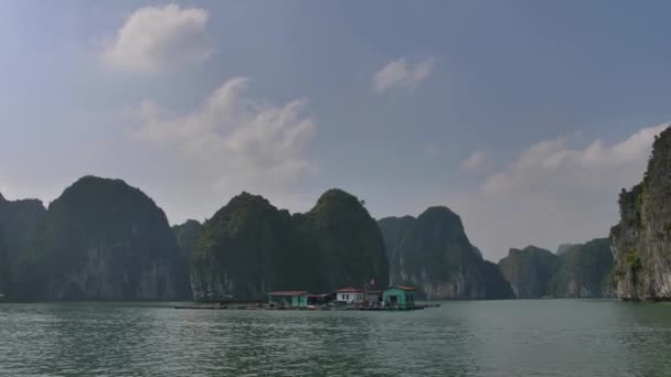 Küste Mit Boot Der Long Bay Vietnam — Stockvideo