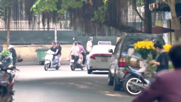 Onherkenbare Mensen Straat Hanoi Vietnam — Stockvideo