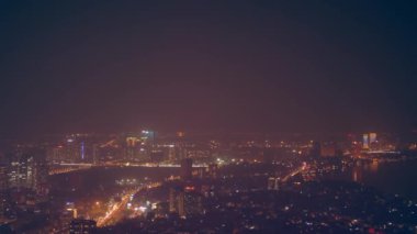 Hanoi en büyük binadan görüldü. Hanoi gece manzarası, Vietnam