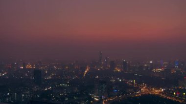 Hanoi en büyük binadan görüldü. Hanoi gece manzarası, Vietnam
