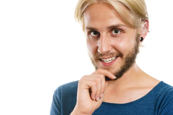 Porträt eines jungen lächelnden Mannes — Stockfoto