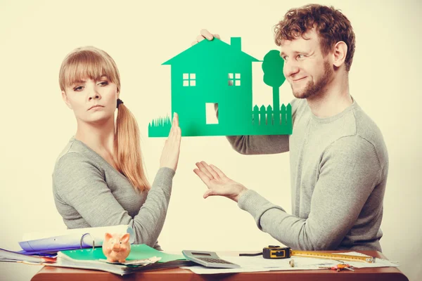 Young couple arguing about future. — Stock Photo, Image