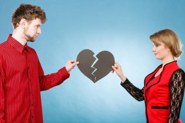 Genç çift kalp sabitleme.