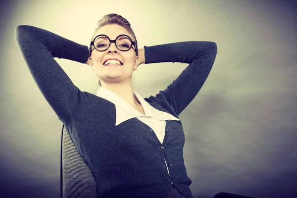 Retrato feliz mujer de negocios satisfecha . —  Fotos de Stock