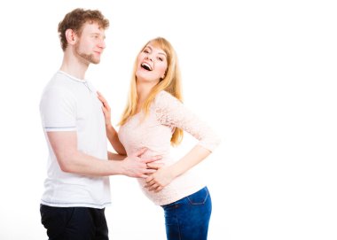 Mutlu arkadaşlığını çift birbirlerine sarılma.