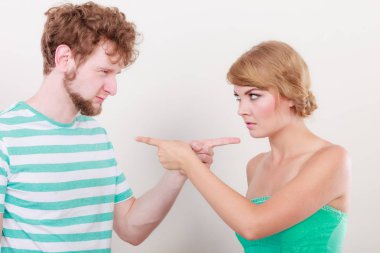 Kaç parmak, çakışma dönük