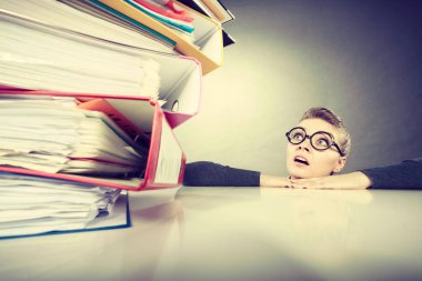 Muhasebeci bağlayıcı pils dehşete.