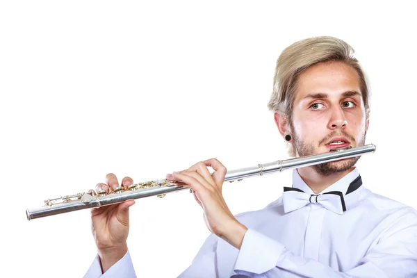 彼のフルート演奏フルート奏者の男性 — ストック写真