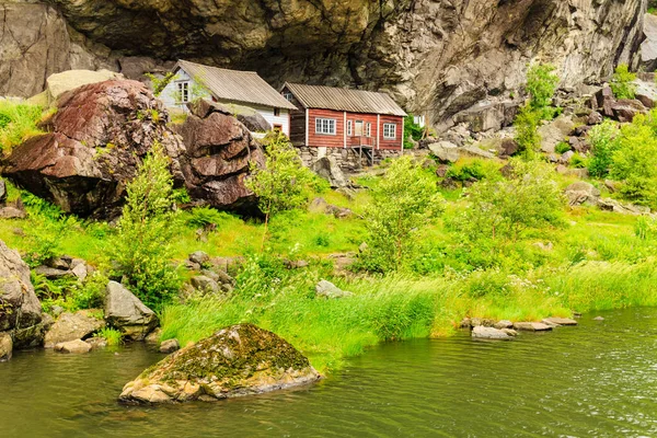 Helleren husen i Jossingfjord, Norge — Stockfoto