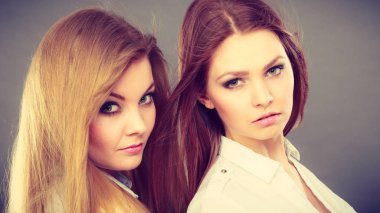 İki güzel photomodels portre.