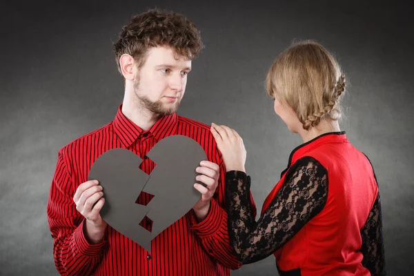 Olyckliga par funderar på skilsmässa. — Stockfoto