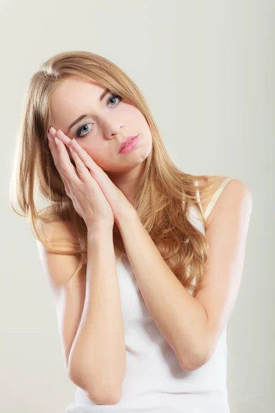 Young sad stressed woman closeup — Stock Photo, Image