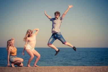 Arkadaşlar çocuk iki kız grup açık rahatlatıcı