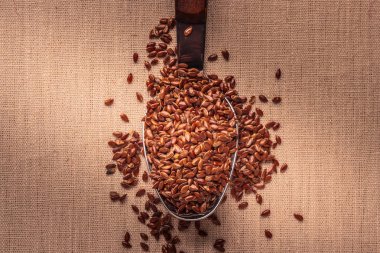 Üzerinde mutfak kaşık keten tohumu keten tohumu
