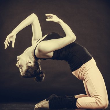 Kız germe ısınma uygun.