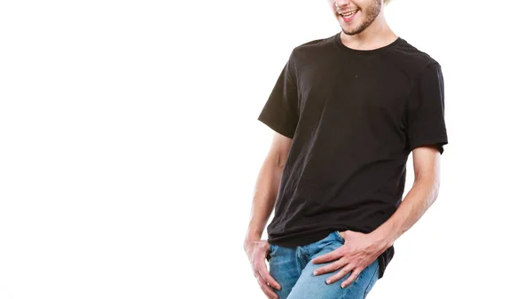 Hombre sonriente usando ropa de moda, sin rostro — Foto de Stock