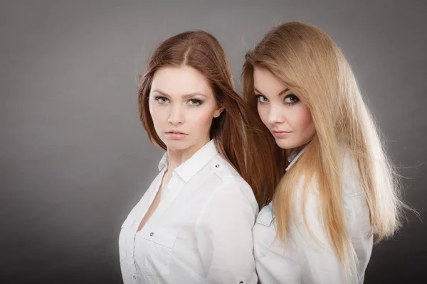 Two beautiful photomodels portrait. — Stock Photo, Image