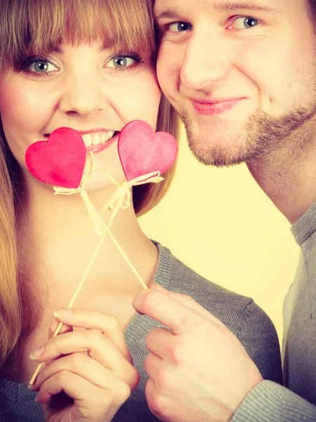 Meisje met de jongen samen spelen. — Stockfoto