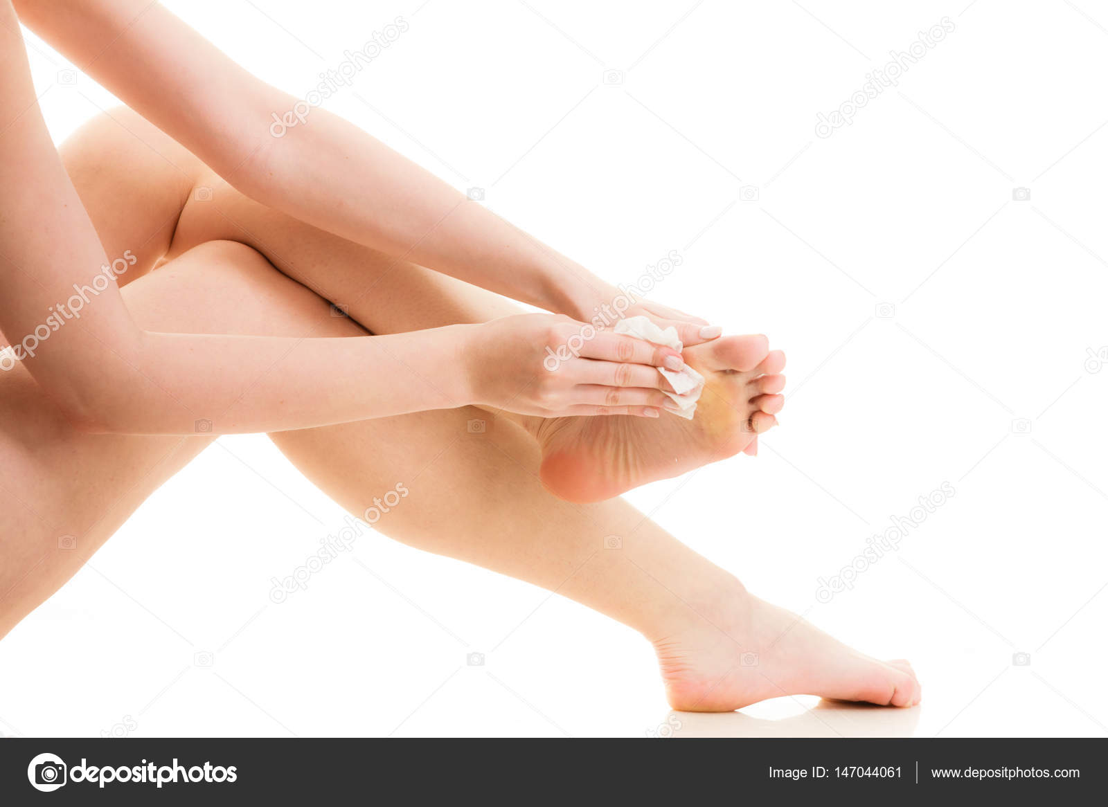 Naked girl clean her body cannot be! Naked girl clean her body sorry