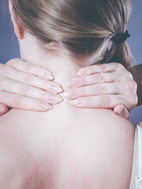 boyun ağrısı acı kadın