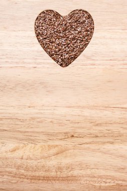 Ham keten tohumu keten tohumu kalp şeklinde