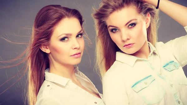 Two beautiful photomodels portrait. — Stock Photo, Image