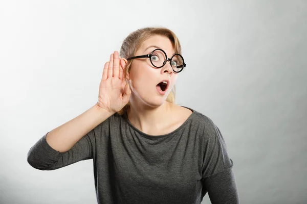 Shocked girl eavesdropping. — Stock Photo, Image