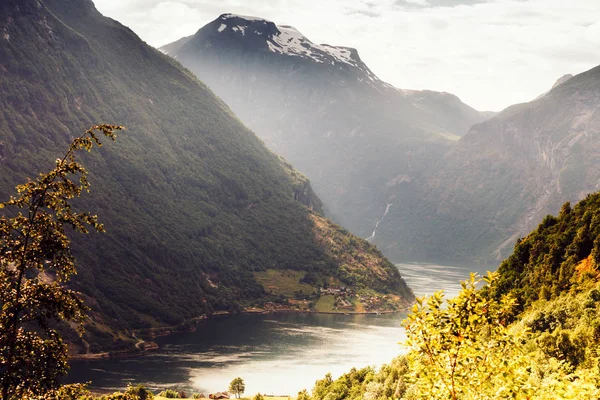 Ver en Geirangerfjord en Noruega — Foto de Stock