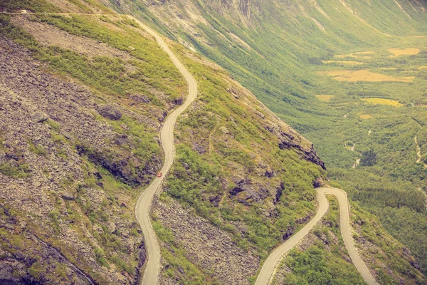 在挪威的巨魔路径罗斯蒂山路 — 图库照片