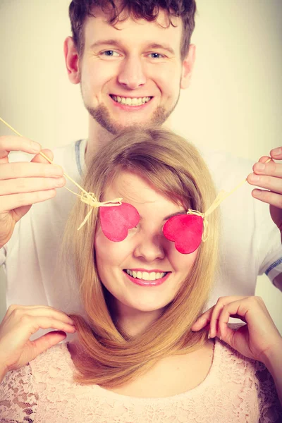 Paar von ihrer Liebe geblendet. — Stockfoto