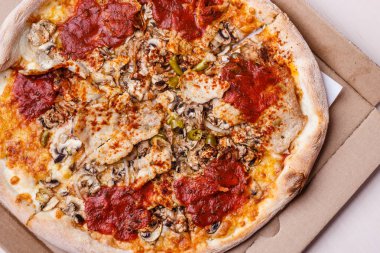 Sıcak pizza kutusu.