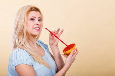 Meyve, kırmızı greyfurt suyu içme kadın