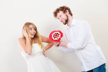 Seven çift şeker demet çiçeklerle. Aşk.