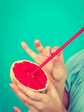 Meyve, kırmızı greyfurt suyu içme kadın