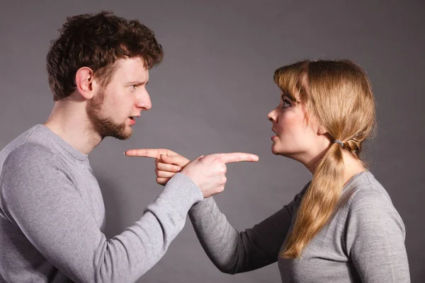 People in fight. Young couple arguing. — Stock Photo, Image