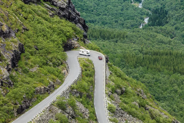 ノルウェーの荒らしパス Trollstigen 山の道 — ストック写真