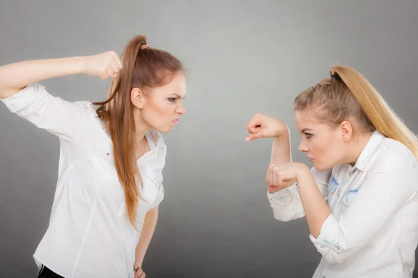 Angry fury girls punching and fighting — Stock Photo, Image