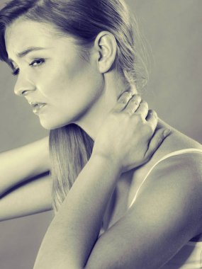 boyun ağrısı acı kadın