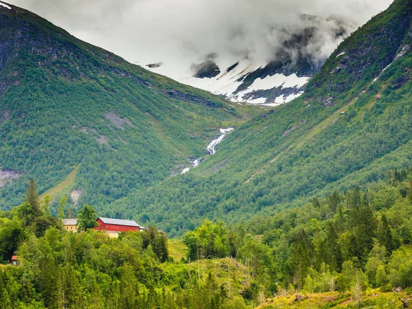 Nyári termálfürdőjében, Norvégia. — Stock Fotó