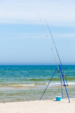 Olta yalnız deniz kıyısında bıraktı