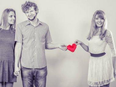 Mutlu üçgen ilişki