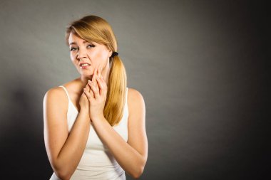 diş ağrısı acı kadın