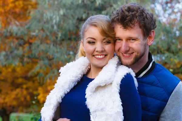 Aşık çift romantik Tarih tadını çıkarın.