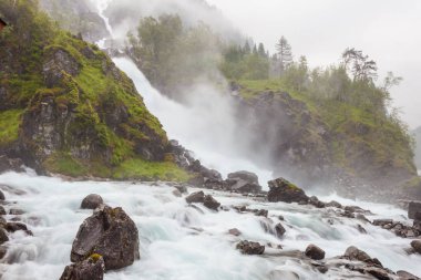 Norveç'te latefossen şelale