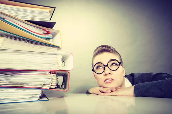 Muhasebeci bağlayıcı pils dehşete.